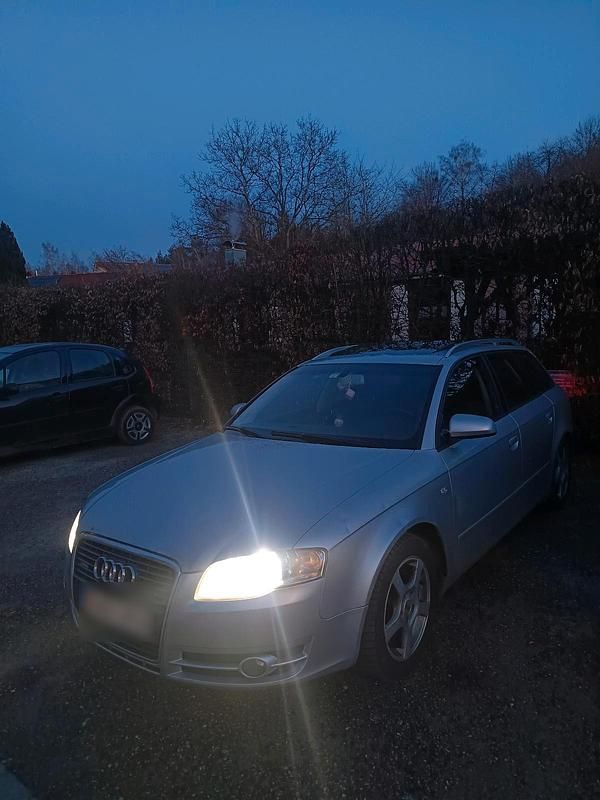 Silber Gebraucht 2005 Audi A4 S-Line Kombi | 2.800 € (Fairer Preis) - Bild 1/4
