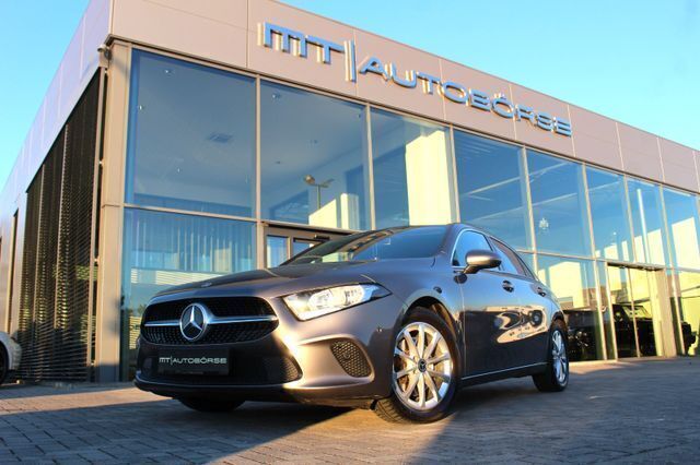 Grau Gebraucht 2019 Mercedes A220 Progressive Limousine | 21.900 € (Fairer Preis) - Bild 1/4