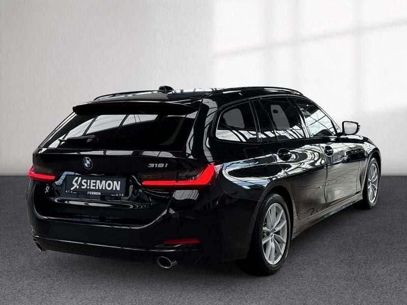 Gebraucht BMW 318 Shadowline 156 PS (114 kW) 2024 Black sapphire metallic Kombi
