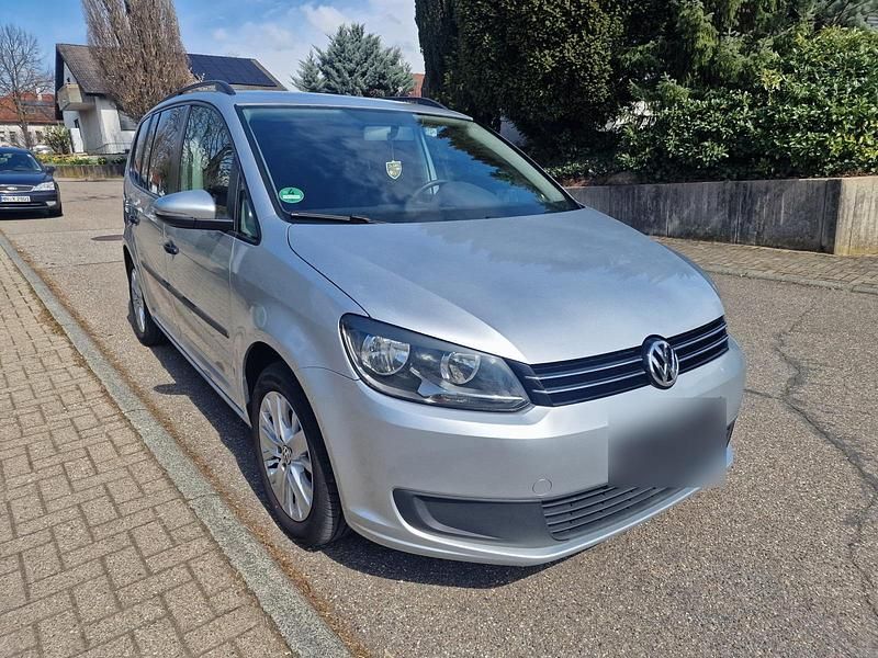 Gebraucht VW Touran Trendline 105 PS (77 kW) 2012 Silber Van / Kleinbus