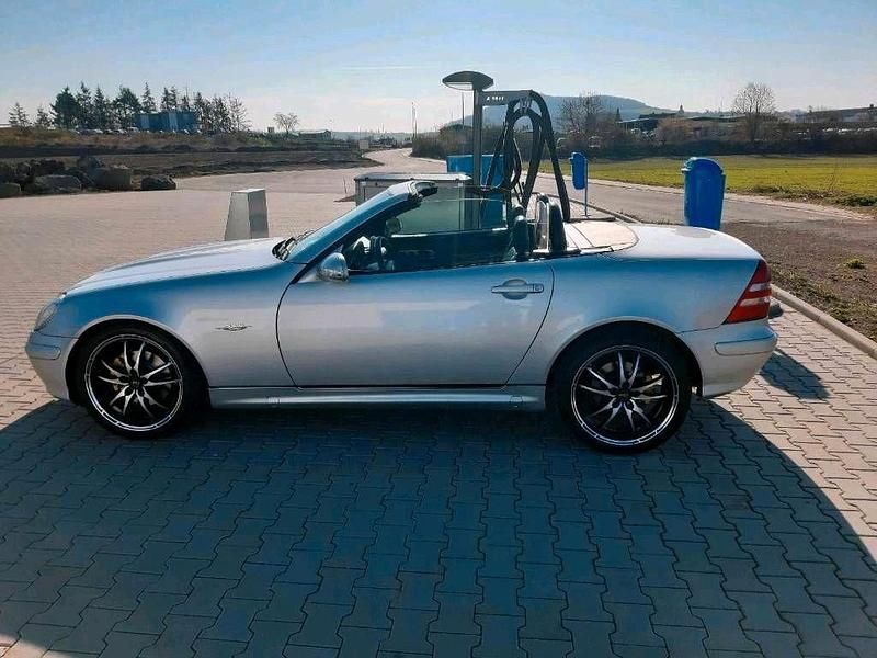 Gebraucht Mercedes SLK200 163 PS (119 kW) 2002 Silber Cabrio