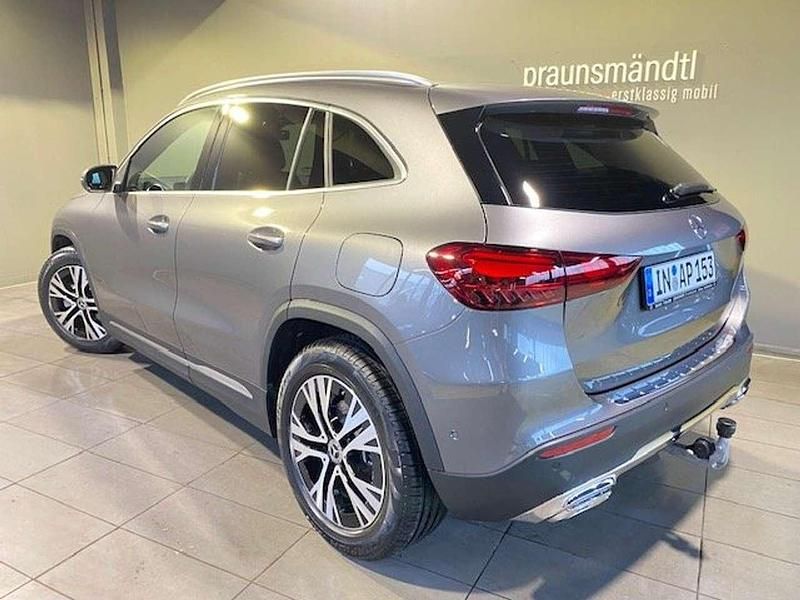 Gebraucht Mercedes GLA200 Progressive 150 PS (110 kW) 2025 Grau SUV