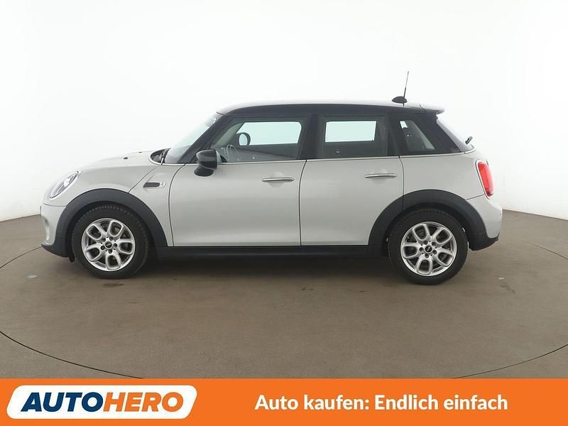 Second-hand Mini Cooper 136 CP (100 kW) 2021 Alb Hatchback