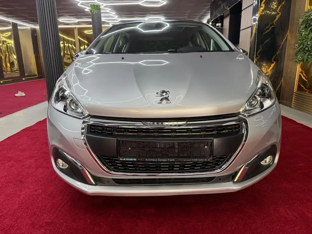 Gebraucht Peugeot 208 Allure 110 PS (80 kW) 2016 Grau Kleinwagen