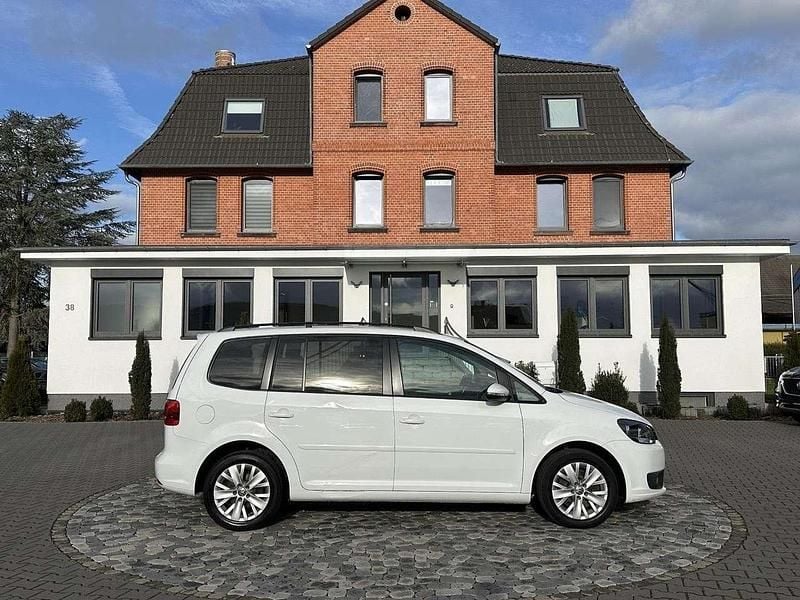 Weiß Gebraucht 2014 VW Touran Comfortline Van / Kleinbus | 8.100 € (Superpreis) - Bild 1/4
