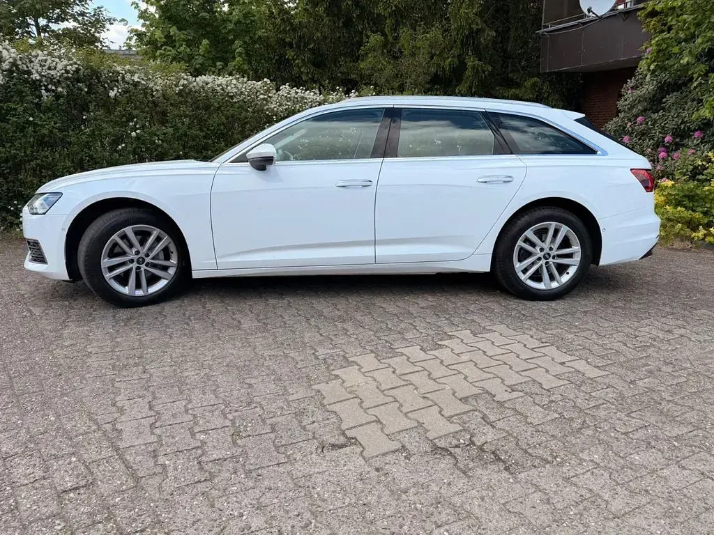 Gebraucht Audi A6 Design 204 PS (150 kW) 2022 Weiß Limousine
