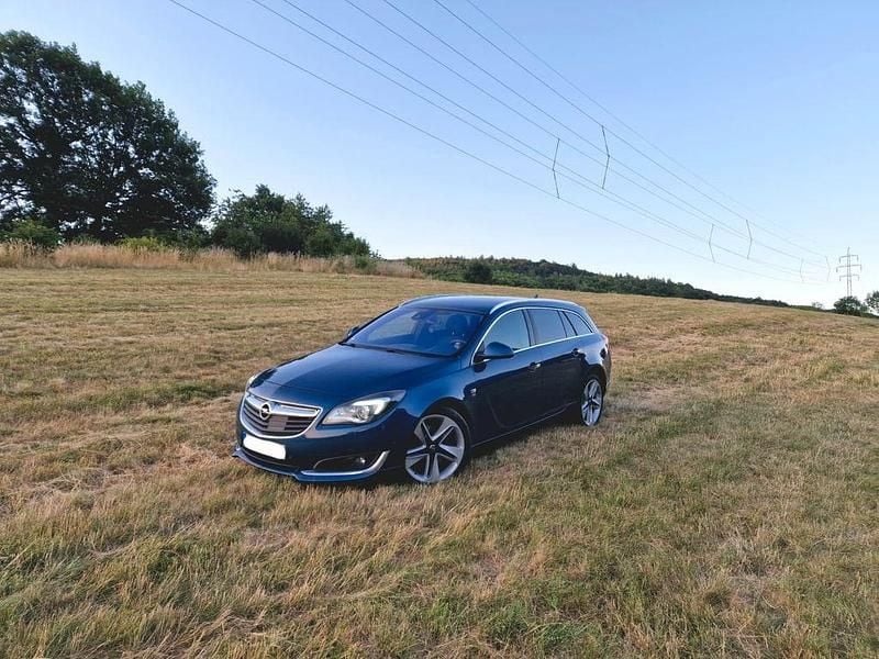Blau Gebraucht 2015 Opel Insignia OPC Kombi | 5.990 € (Fairer Preis) - Bild 1/4