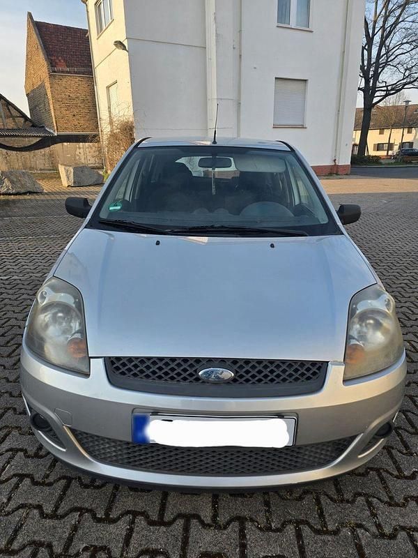 Gebraucht Ford Fiesta 80 PS (58 kW) 2007 Silber Kleinwagen