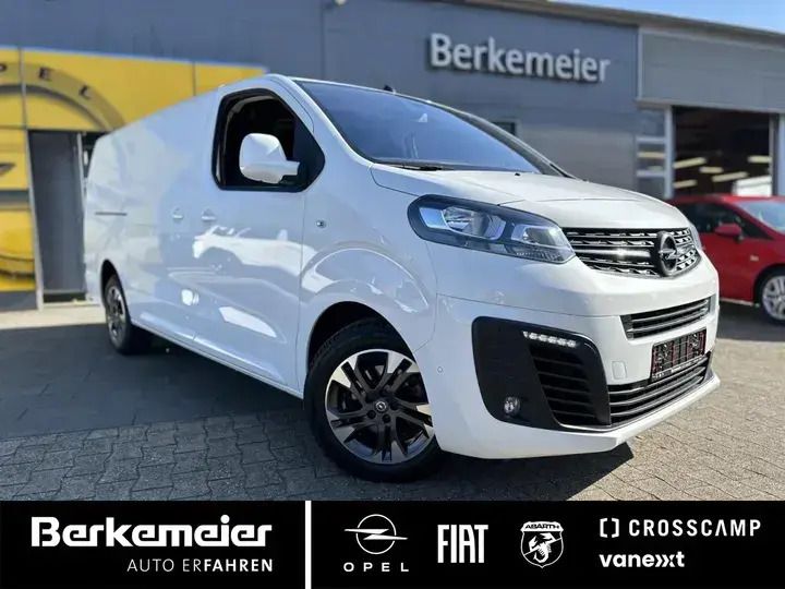 Jade weißarktis weiß (metallic) Gebraucht 2021 Opel Vivaro Elegance Van | 23.990 € (Etwas zu teuer) - Bild 1/4