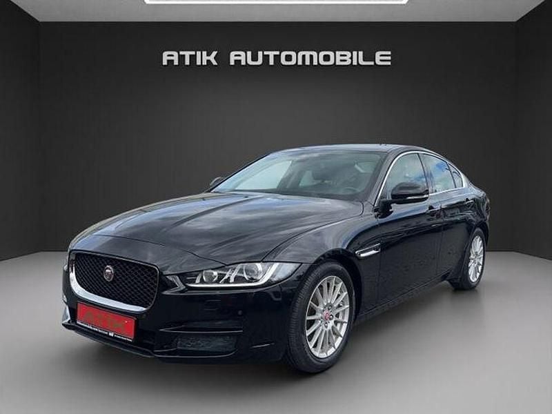 Gebraucht Jaguar XE Prestige 163 PS (119 kW) 2015 Schwarz Limousine
