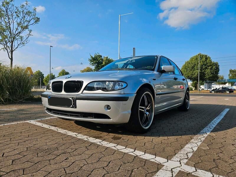 Silber Gebraucht 2004 BMW 320 Limousine | 1.999 € (Superpreis) - Bild 1/4