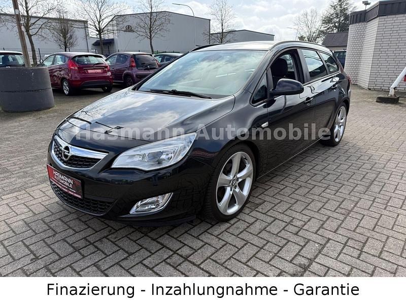 Gebraucht Opel Astra Edition 131 PS (96 kW) 2012 Schwarz Kombi