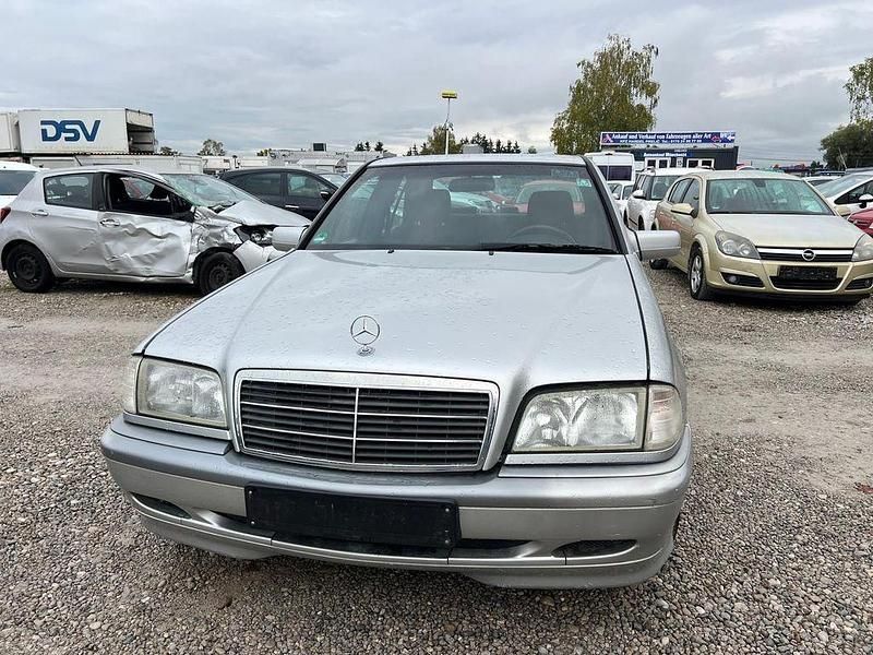 Silber Gebraucht 1998 Mercedes C200 Limousine | 1.999 € (Superpreis) - Bild 1/4