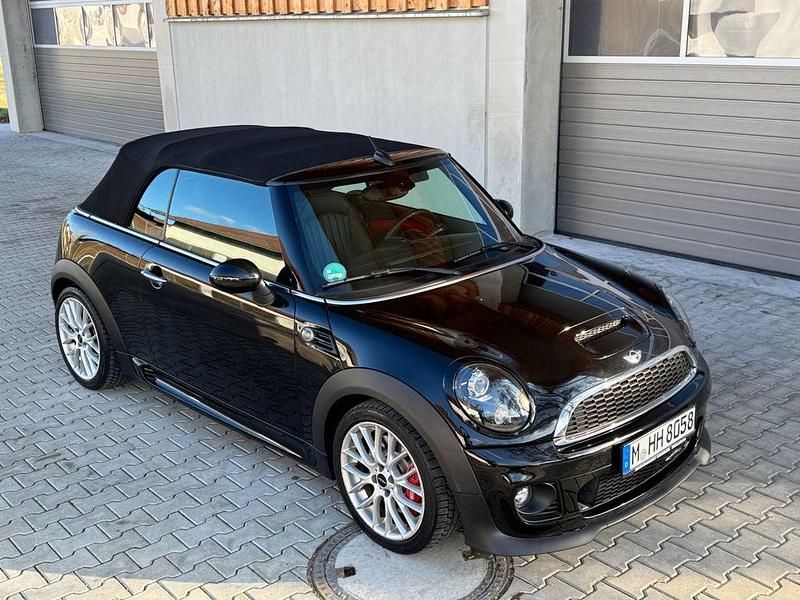 Schwarz Gebraucht 2013 Mini John Cooper Works Kleinwagen | 16.450 € (Fairer Preis) - Bild 1/4