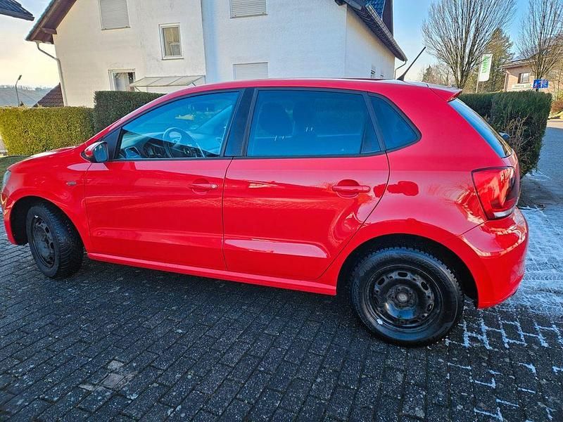 Gebraucht VW Polo Life 90 PS (66 kW) 2013 Rot Kleinwagen