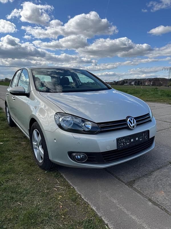 Silber Gebraucht 2010 VW Golf VI Limousine | 7.300 € (Teuer) - Bild 1/4