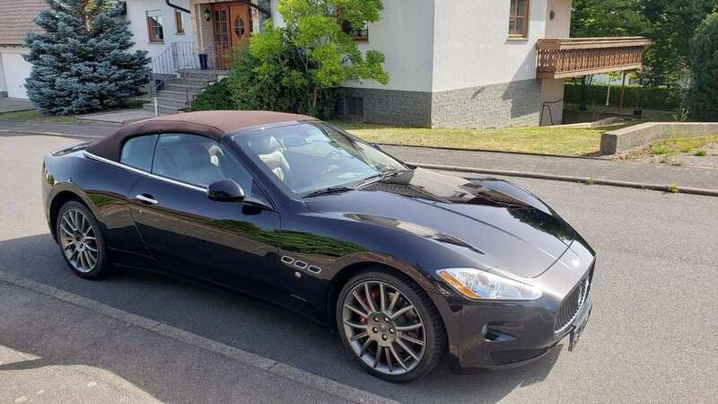 Schwarz Gebraucht 2010 Maserati GranCabrio Cabrio | 54.980 € - Bild 1/4