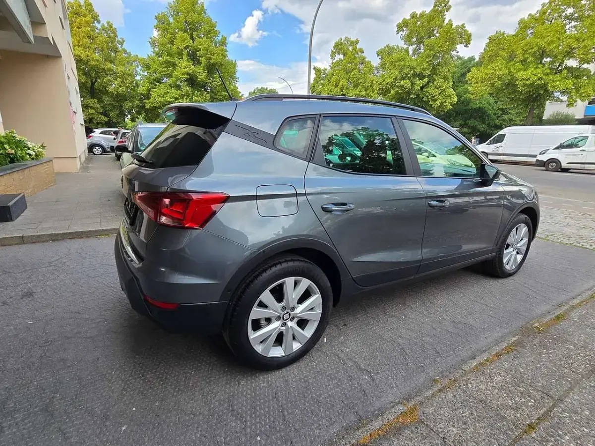 Gebraucht Seat Arona Style 116 PS (85 kW) 2018 "pirineos" grau SUV