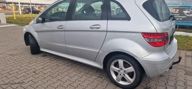 Gebraucht Mercedes B200 140 PS (102 kW) 2006 Silber Van / Kleinbus