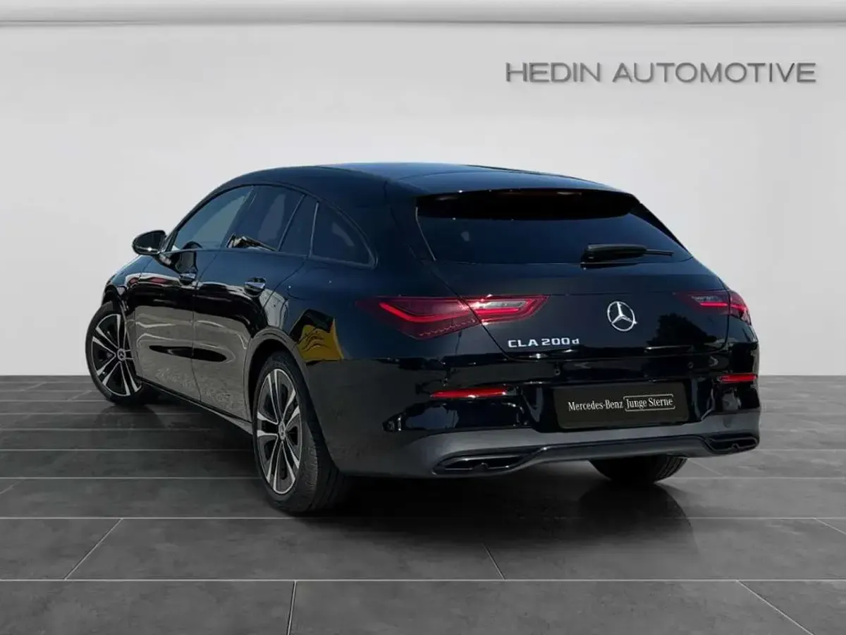 Gebraucht Mercedes CLA200 Night 150 PS (110 kW) 2025 Schwarz Limousine