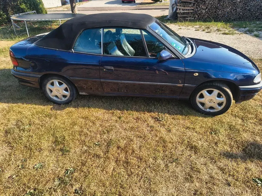 Gebraucht Opel Astra Cabriolet Edition 75 PS (55 kW) 1998 Blau Cabrio