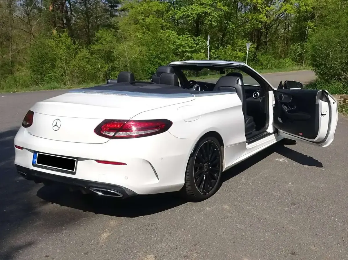 Gebraucht Mercedes C220 AMG line 194 PS (142 kW) 2020 Weiß Cabrio