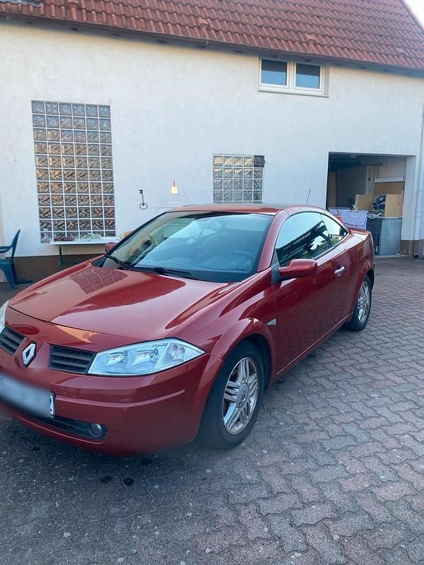 Rot Gebraucht 2005 Renault Mégane Cabriolet Cabrio | 2.000 € - Bild 1/4