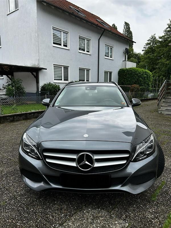 Silber Gebraucht 2017 Mercedes C200 Kombi | 15.500 € - Bild 1/4