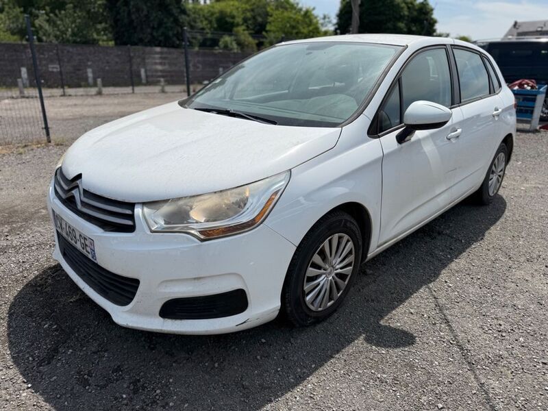 Weiß Gebraucht 2013 Citroën C4 Attraction Limousine | 2.400 € (Teuer) - Bild 1/4