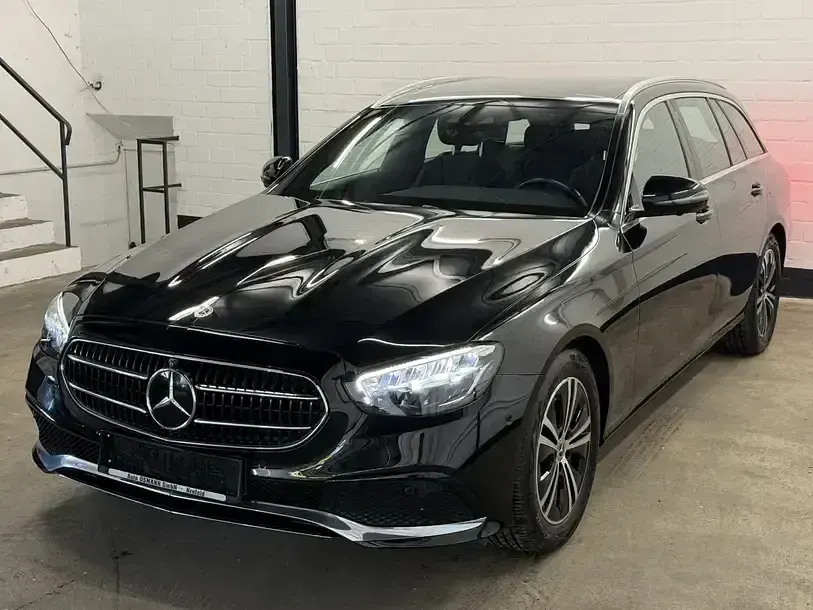 Usado Mercedes E200 Avantgarde 160 CV (117 kW) 2024 Negro Familiar