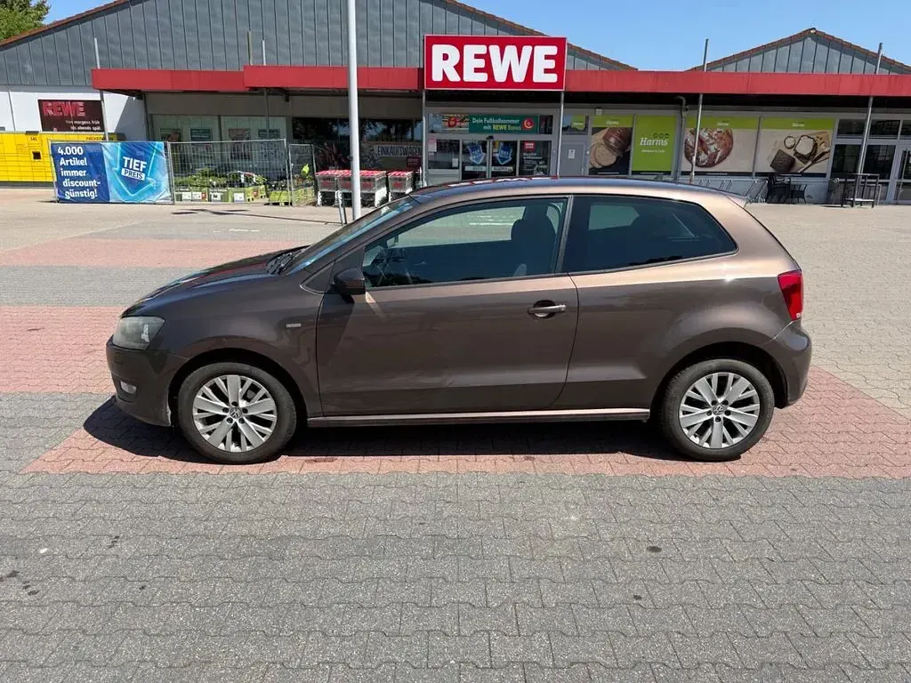 Gebraucht VW Polo Life 90 PS (66 kW) 2013 Braun Kleinwagen