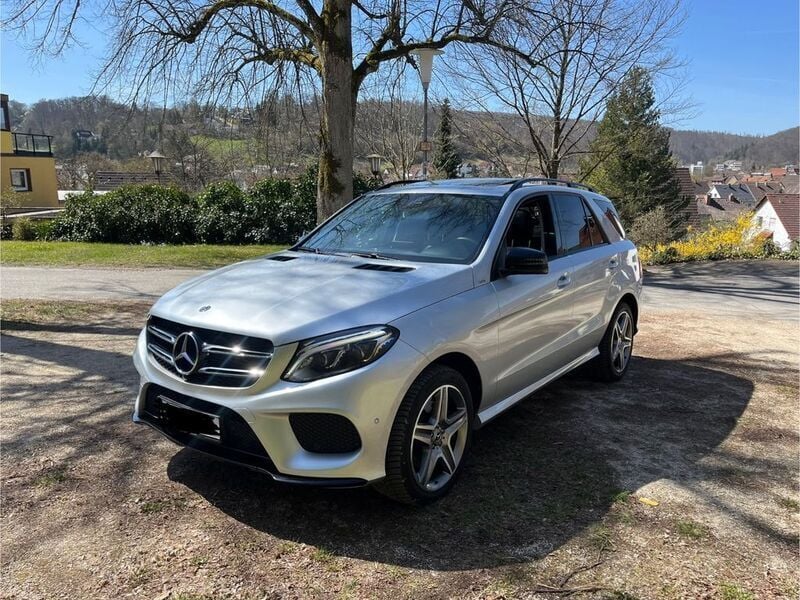 Silber Gebraucht 2019 Mercedes GLE350 AMG line SUV | 36.500 € (Guter Preis) - Bild 1/4