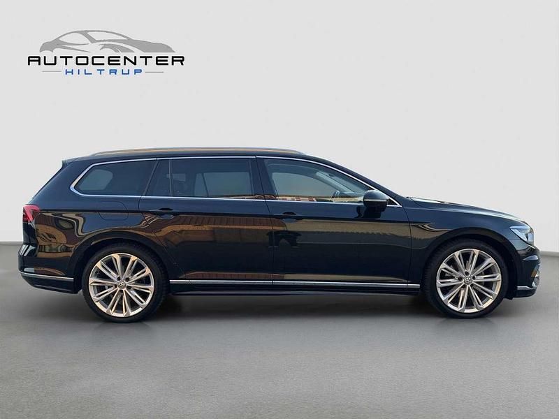 Gebraucht VW Passat Highline 220 PS (161 kW) 2017 Schwarz Kombi