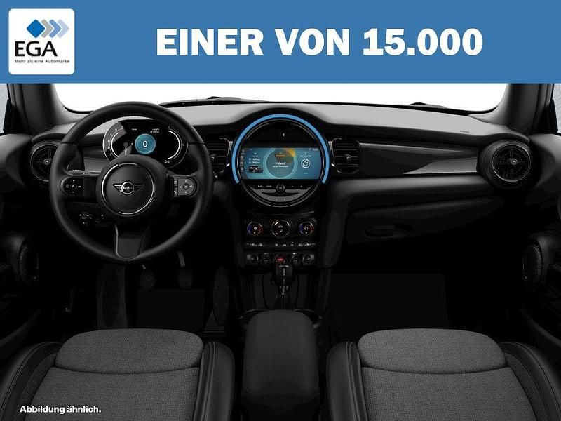 Gebraucht Mini Cooper Classic 136 PS (100 kW) 2024 Grün metallic Kleinwagen