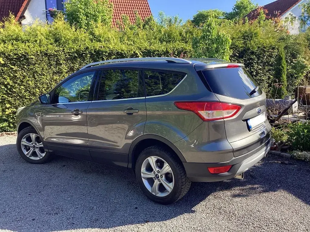 Usado Ford Kuga Titanium 163 HP (119 kW) 2013 Cinzento SUV