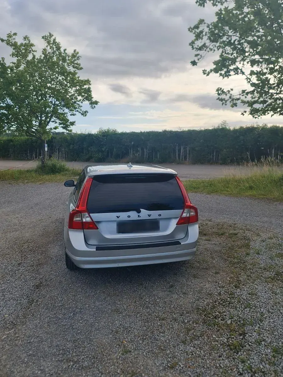 Gebraucht Volvo V70 Momentum 185 PS (136 kW) 2007 Grau Kombi