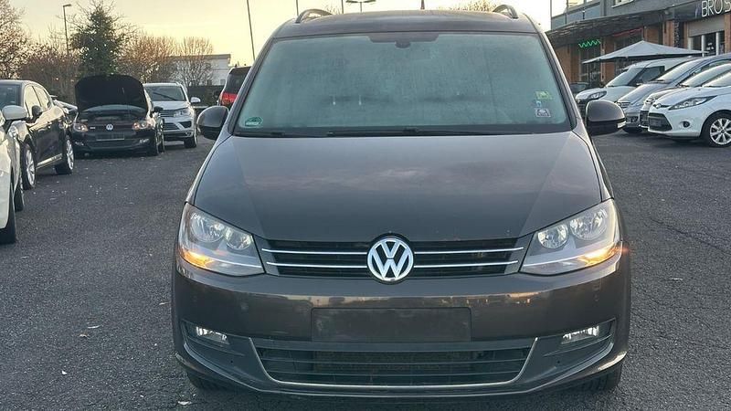 Gebraucht VW Sharan Comfortline 140 PS (102 kW) 2014 Braun Van / Kleinbus