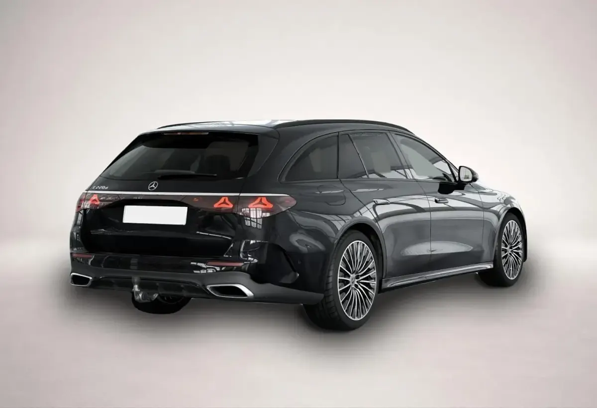 Gebraucht Mercedes E220 197 PS (144 kW) 2026 Manufacturer