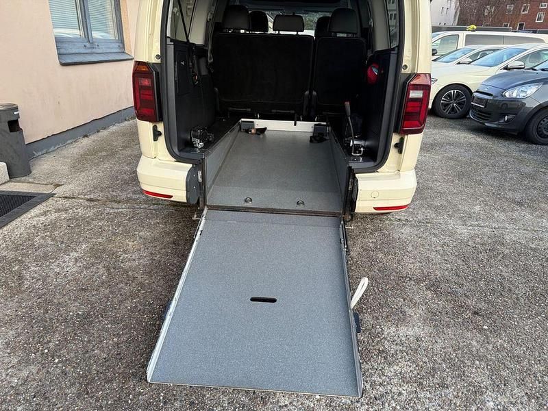 Beige Gebraucht 2016 VW Caddy Comfortline Van / Kleinbus | 9.300 € (Teuer) - Bild 1/4