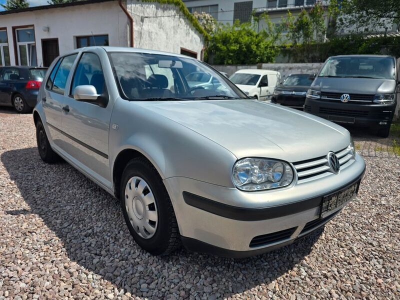 Silber Gebraucht 2000 VW Golf IV Basis Limousine | 500 € (Superpreis) - Bild 1/4