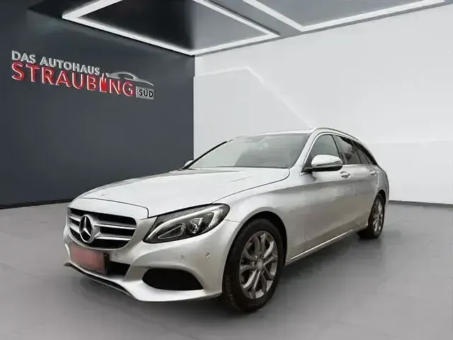 Gebraucht Mercedes C200 Avantgarde 160 PS (117 kW) 2016 Silber Limousine