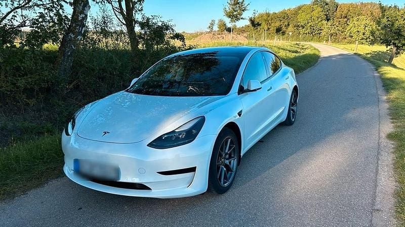 Gebraucht Tesla Model 3 RWD 239 kW (325 PS) 2021 Weiß Limousine