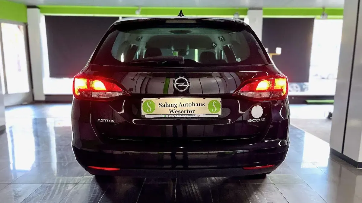 Gebraucht Opel Astra 122 PS (89 kW) 2021 Schwarz Kombi