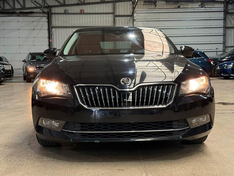 Gebraucht Skoda Superb Ambition 150 PS (110 kW) 2017 Schwarz Limousine