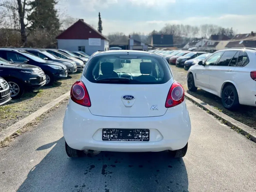 Gebraucht Ford Ka Trend 69 PS (50 kW) 2015 Weiß Kleinwagen