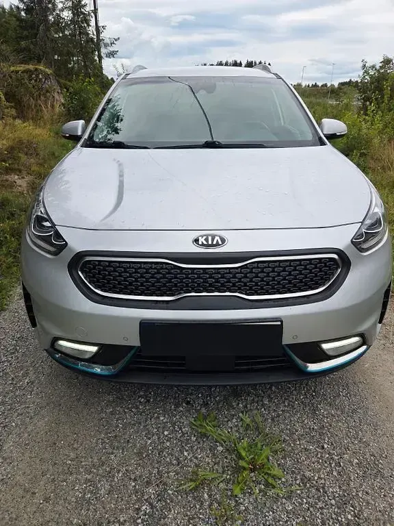 Gebraucht Kia Niro Exclusive 141 PS (103 kW) 2019 Silber SUV
