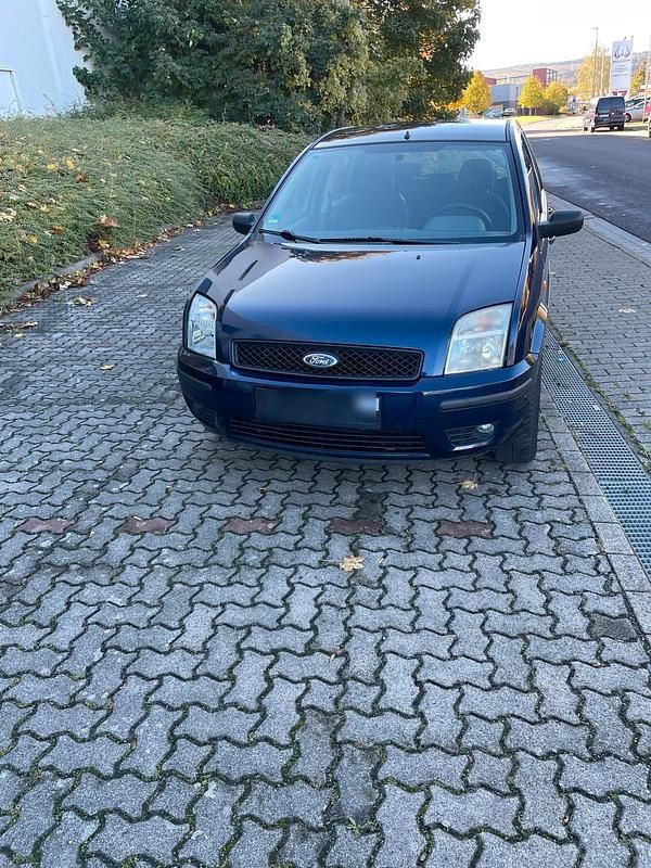 Blau Gebraucht 2002 Ford Fusion Limousine | 1.000 € (Guter Preis) - Bild 1/4