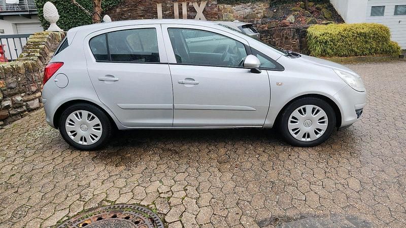 Gebraucht Opel Corsa Innovation 101 PS (74 kW) 2008 Silber Kleinwagen