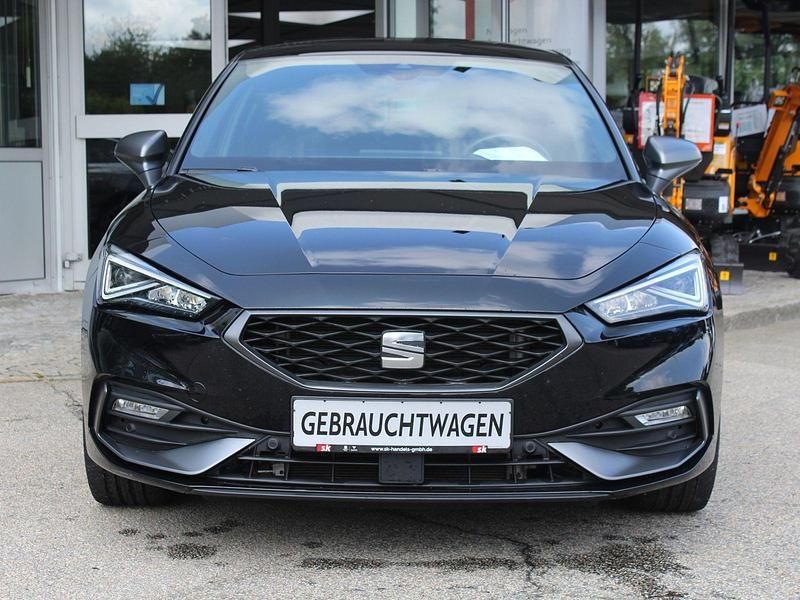 Gebraucht Seat Leon FR 204 PS (150 kW) 2021 Schwarz ("midnight" schwarz metallic) grau (alcantara) Limousine