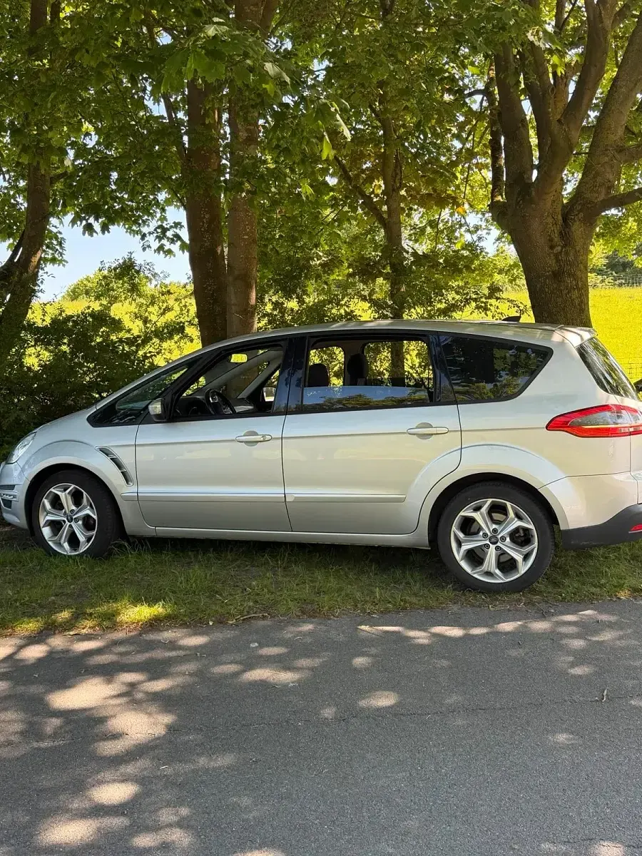 Gebraucht Ford S-MAX S 145 PS (106 kW) 2011 Silber Van / Kleinbus